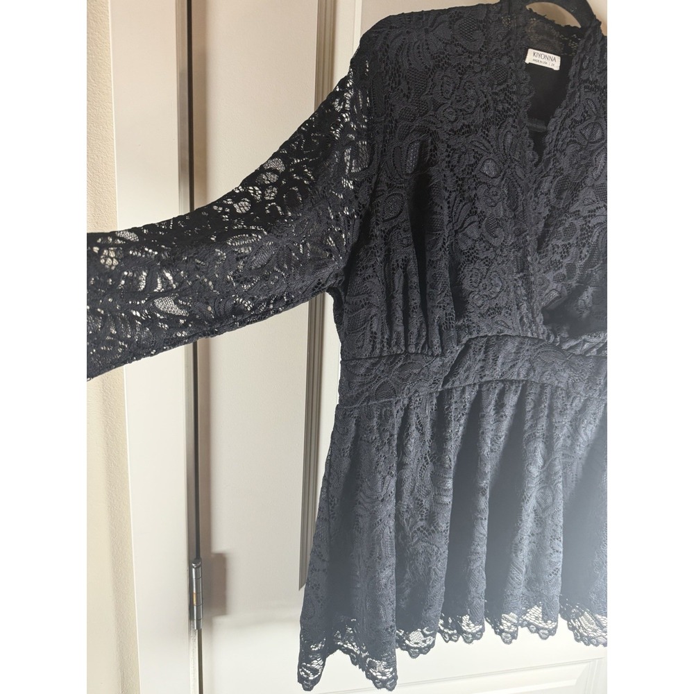 Kiyonna Linden Lace Top Black Plus Size 2X V-Neck Semi-Formal Romantic Blouse - Picture 3 of 7